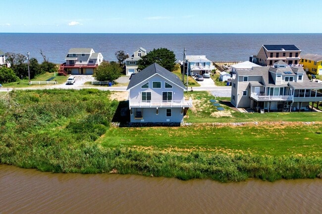 Building Photo - New Construction Home overlooking Prime Ho...