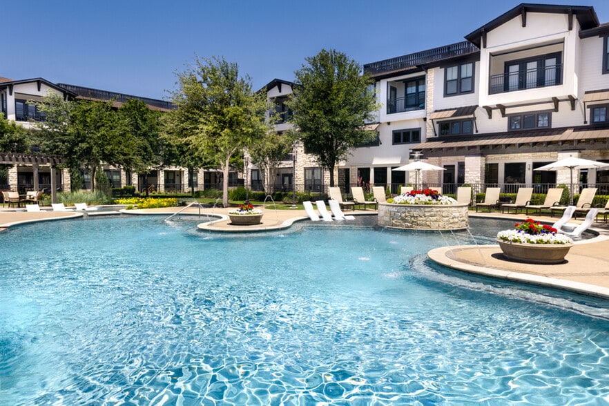 Resort-style swimming pool