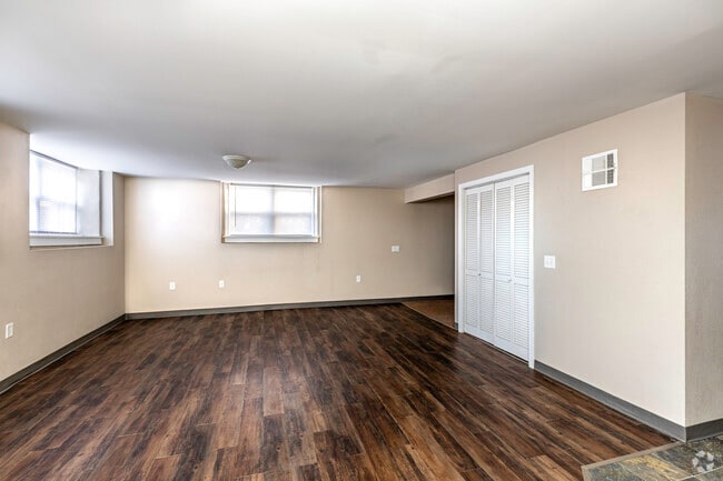 2BR, 1BA - 1097SF - Market Street Lofts