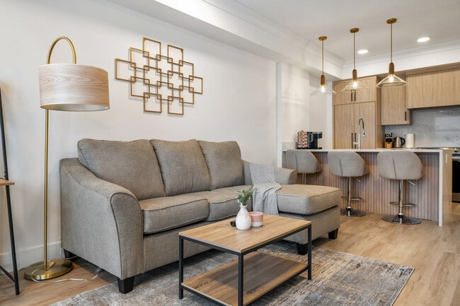 Photo - 2550 Battleford Ave SW Unit ID1314541P