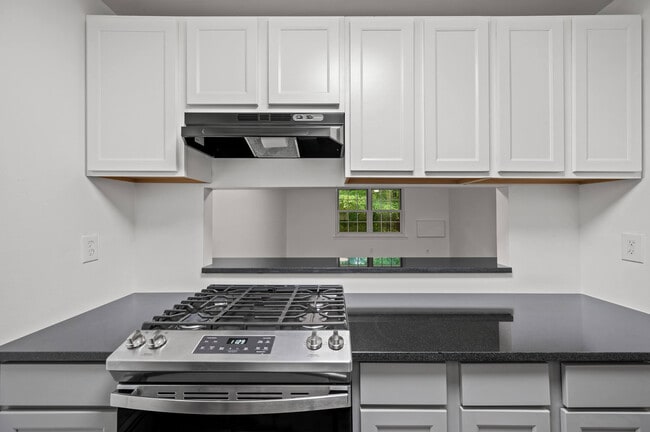 colonial-hill-8-2 - Colonial Hills Apartments