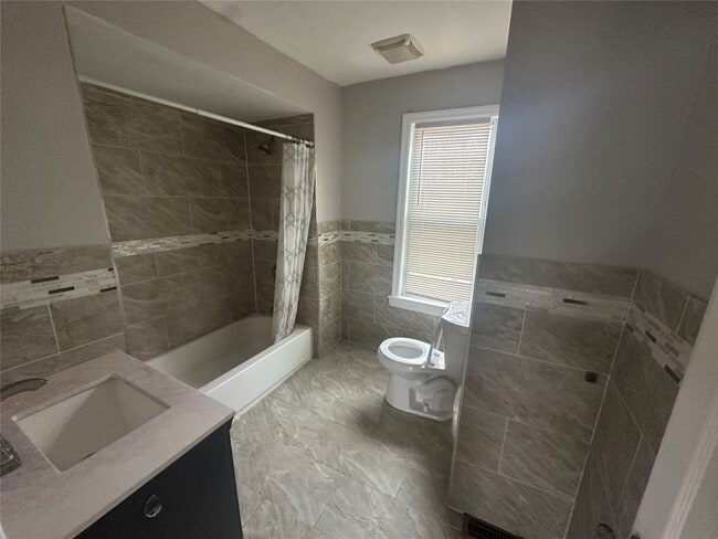 Photo - 62.5 Dickinson St