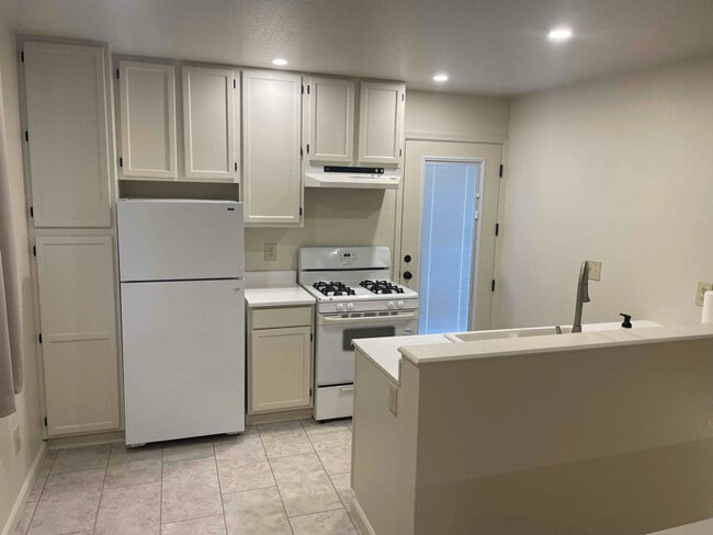 Building Photo - 316 Wilson St Rental