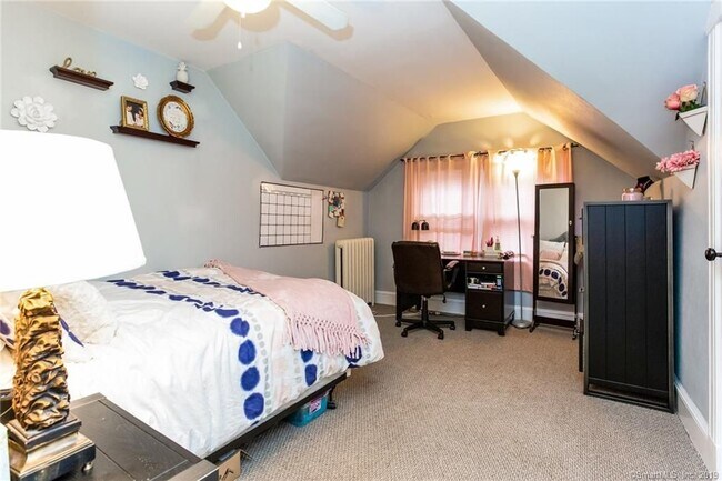 Photo - 81 Fern St Unit 3rd Floor