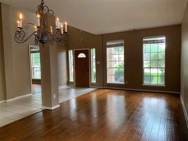 Photo - 20703 Riviere Ln