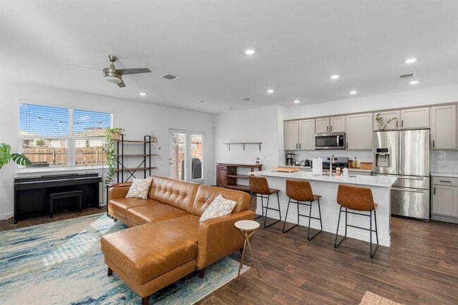 Photo - 3204 Egan Dr