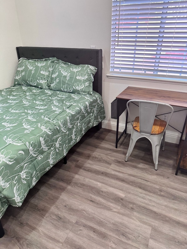 Photo - 33620 8th St