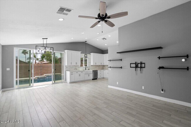 Photo - 1671 E Milky Way