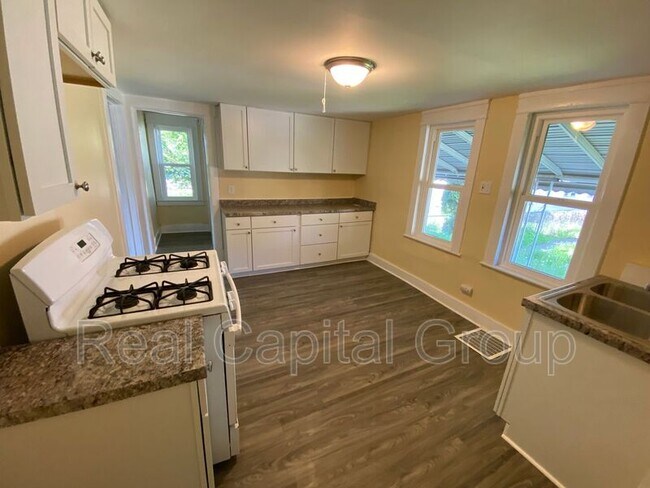 125 Edison Ave Unidad Carriage house