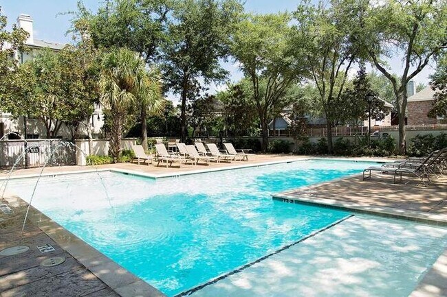 Photo - 2210 Winsted Dr Unit b2