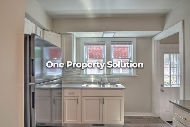 Photo - 4854 Jefferson St