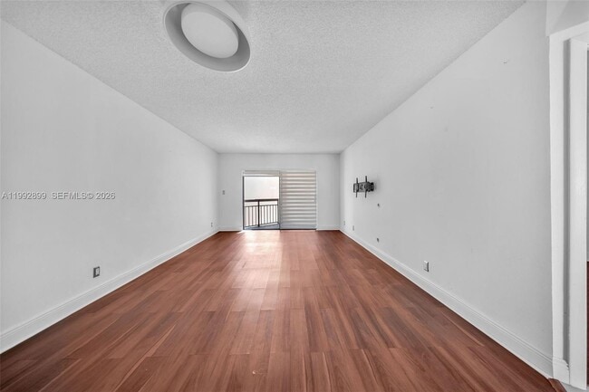 Photo - 8290 Lake Dr Unit 514