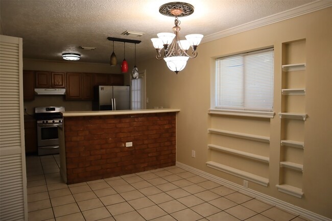 Photo - 6319 Langham Way