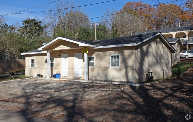 Photo - 650 Allen St