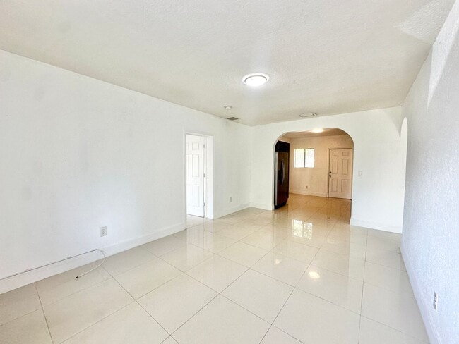 Photo - 1497 NE 118th Terrace Unidad 2