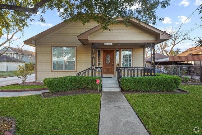 Building Photo - 1615 Airline Dr Rental