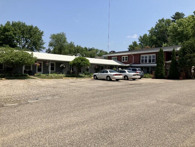 Photo - 19714 Kneeland Ave