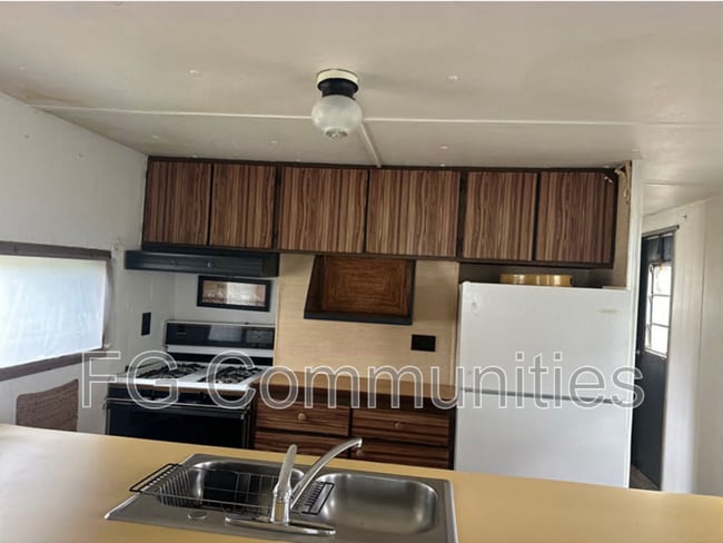 Photo - 123 Tuckaway Ln