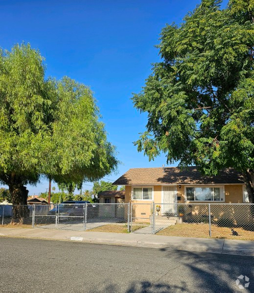 Building Photo - 3255 Depot St Rental