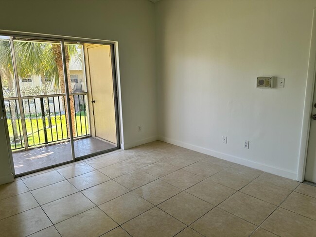 Building Photo - 800 Cypress Park Way Unit L1 Rental