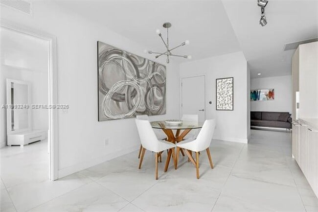 Photo - 501 NE 31st St Unidad 501 NE 31 St # 2407