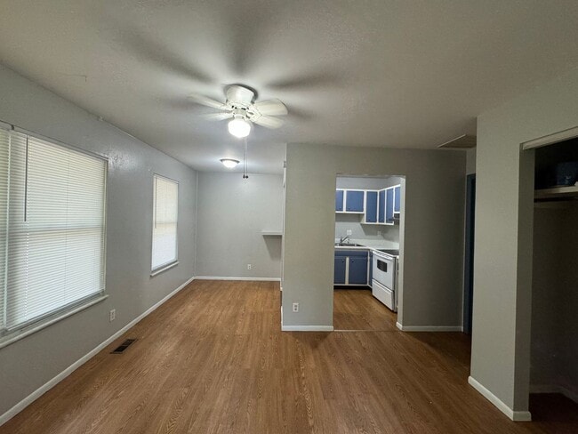 Photo - 2108 W Sunset Dr Unit Apt B