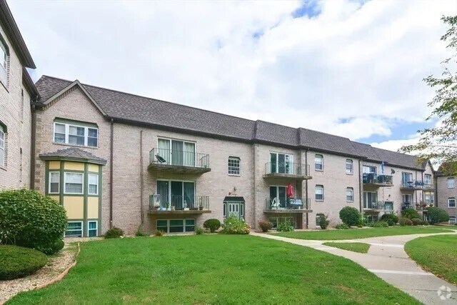 Building Photo - 101 Oak Ln Unit 12 Rental