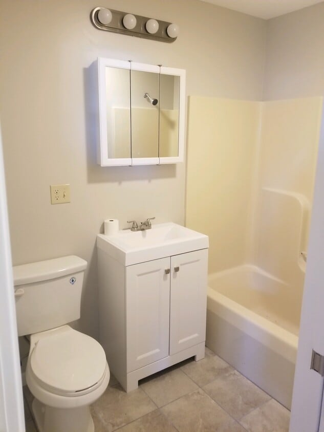 Photo - 16 West St (Chicopee, MA)