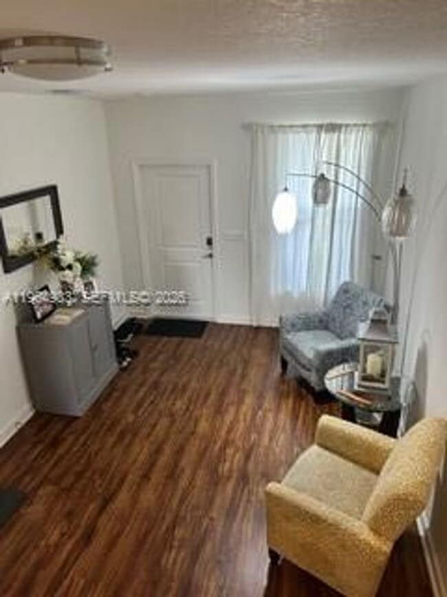 Photo - 15927 SW 2nd Dr