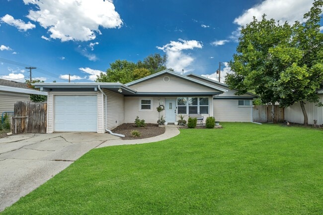 Building Photo - 6574 W Kings Estate Dr Rental