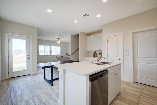 Photo - 413 White Steppe Way