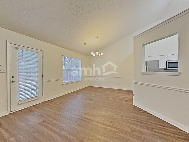 Photo - 2462 Heatherton Ct