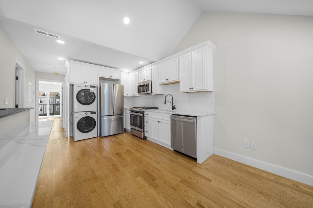 Photo - 84 Bunker Hill St Unit 3