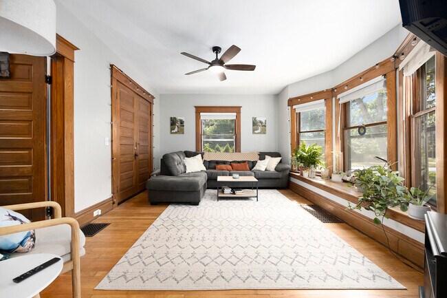 Photo - 3271 Coit Ave NE