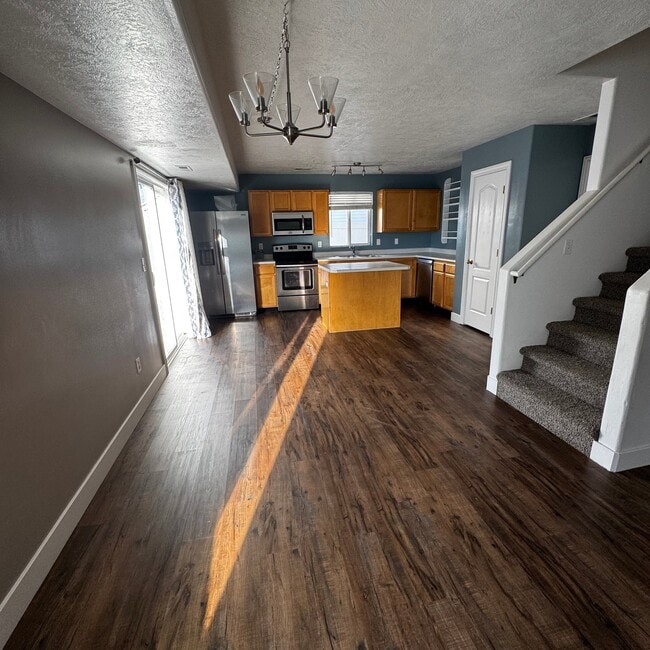 Photo - 2297 Hawthorne St