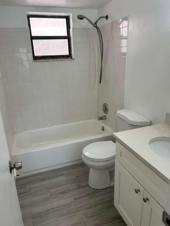 Photo - 1081 SE Monterey Rd Unidad C12