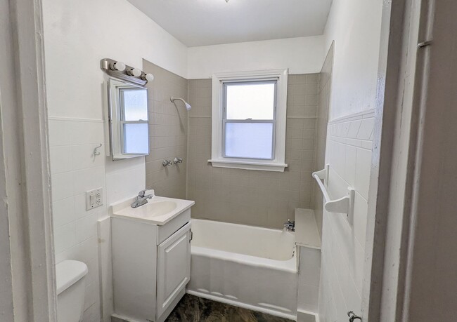 Photo - 1969 Wood St