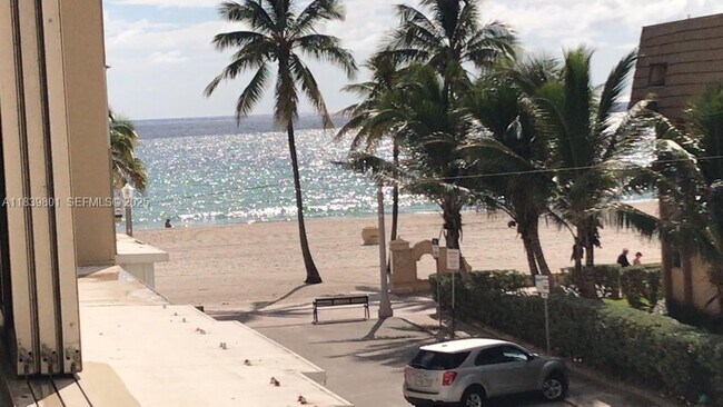 Building Photo - 320 S Surf Rd Unit 305