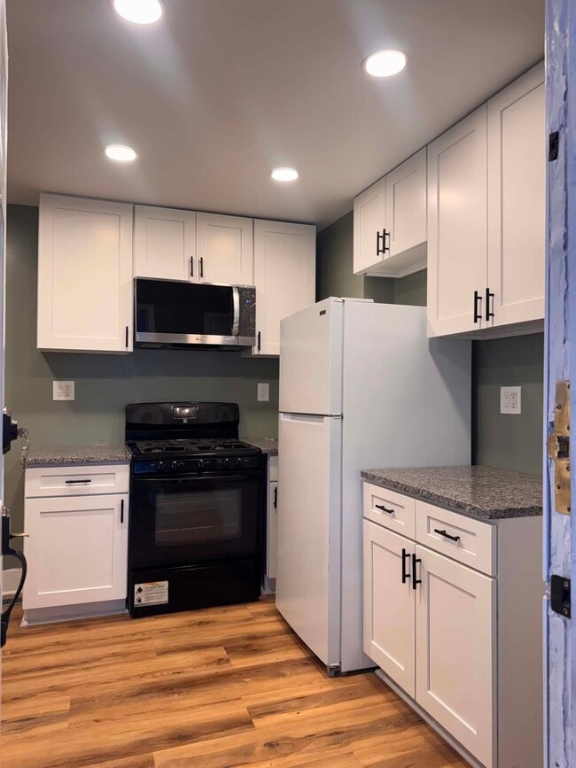 437 W Main St Unit 2