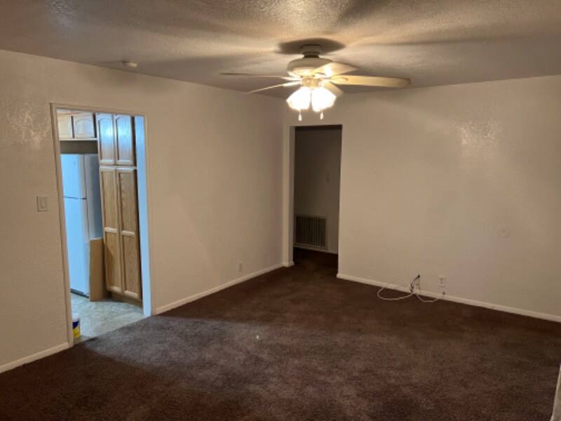 820 W Center St Casa Casas en Alquiler Manteca, CA