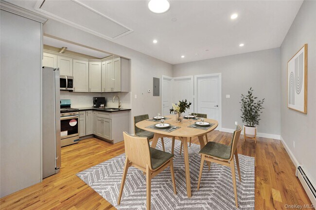 Photo - 197 E 55th St