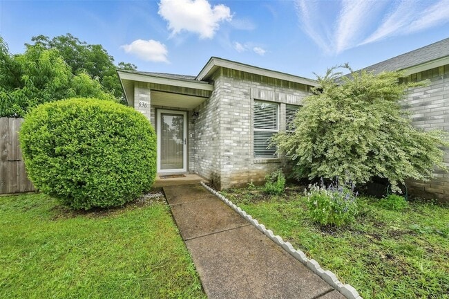 Photo - 636 Capricorn St