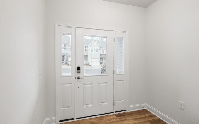 Photo - Beautiful 3 bedroom, 2.5 bath townhome in Shephard's Square!