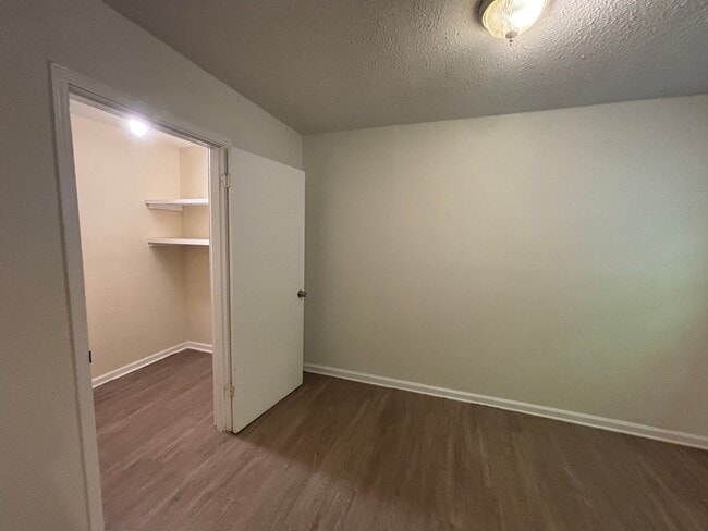 Photo - 401 Chateau Dr SE Unit Apt P3