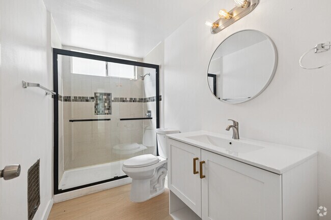 1BR, 1BA - 850SF - Bathroom