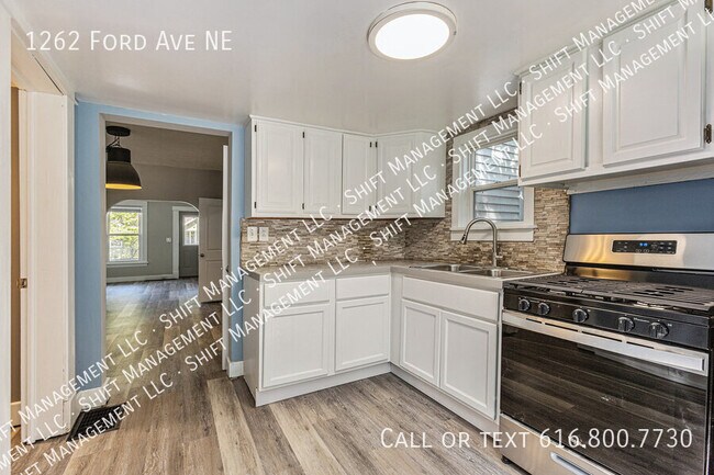 Photo - 1262 Ford Ave NE