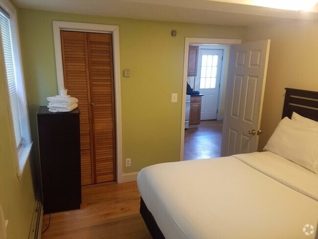 Building Photo - 175 3rd St Rental