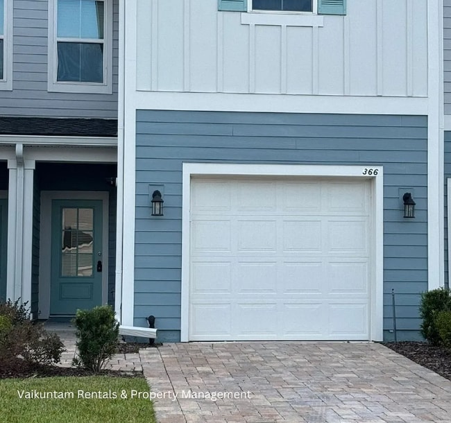 Photo - 370 Richmond Dr