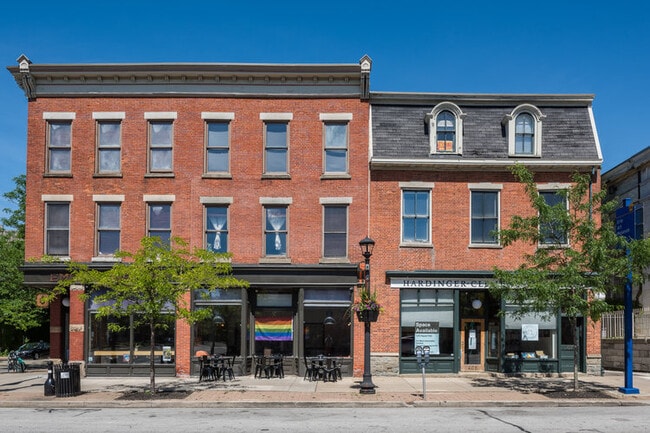 Photo - 405 State St