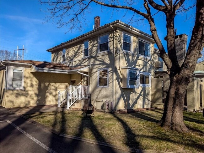 Building Photo - 1425 Manville Rd Unit 2